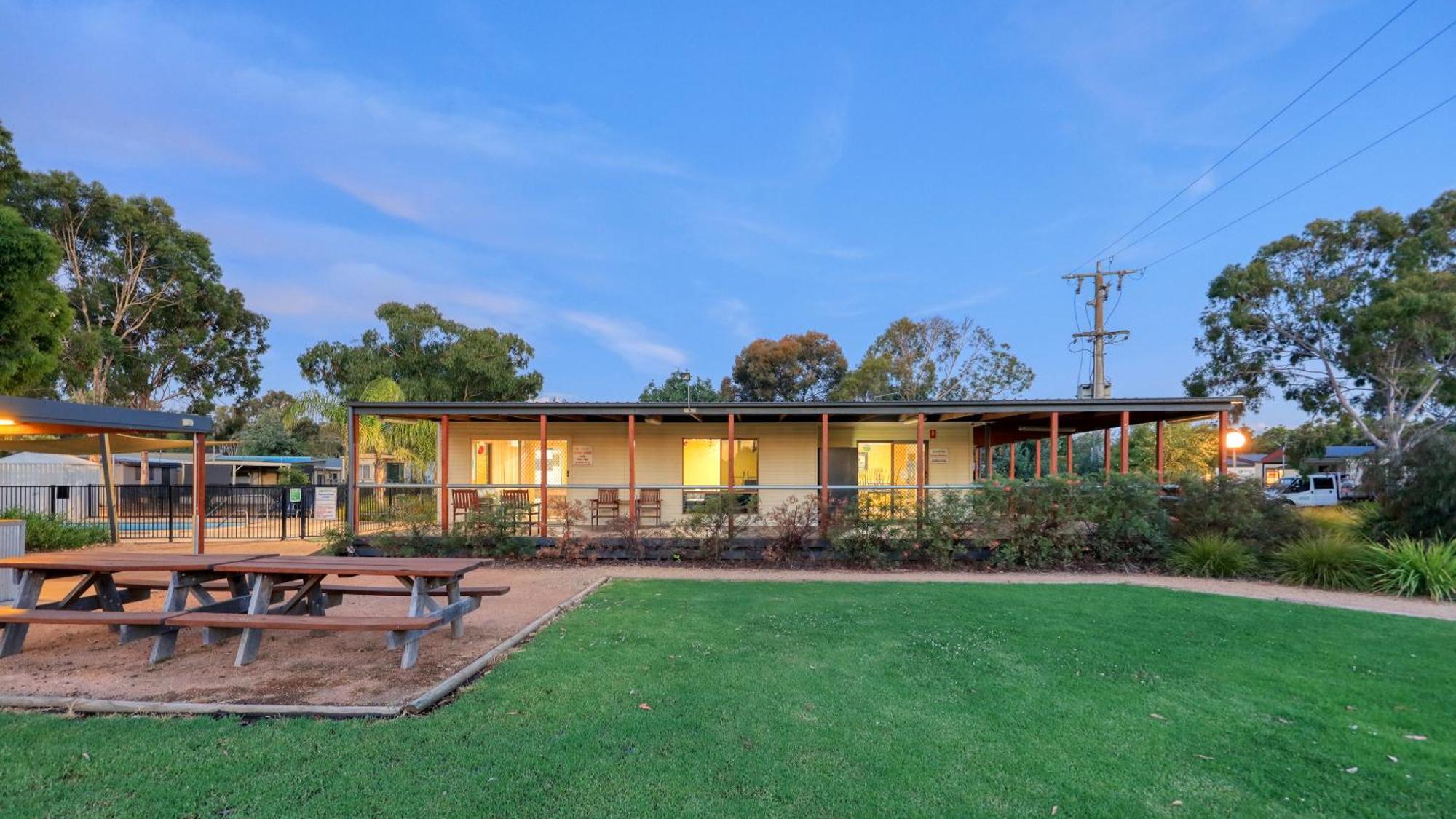 Yarrawonga Riverlands Tourist Park Zewnętrze zdjęcie