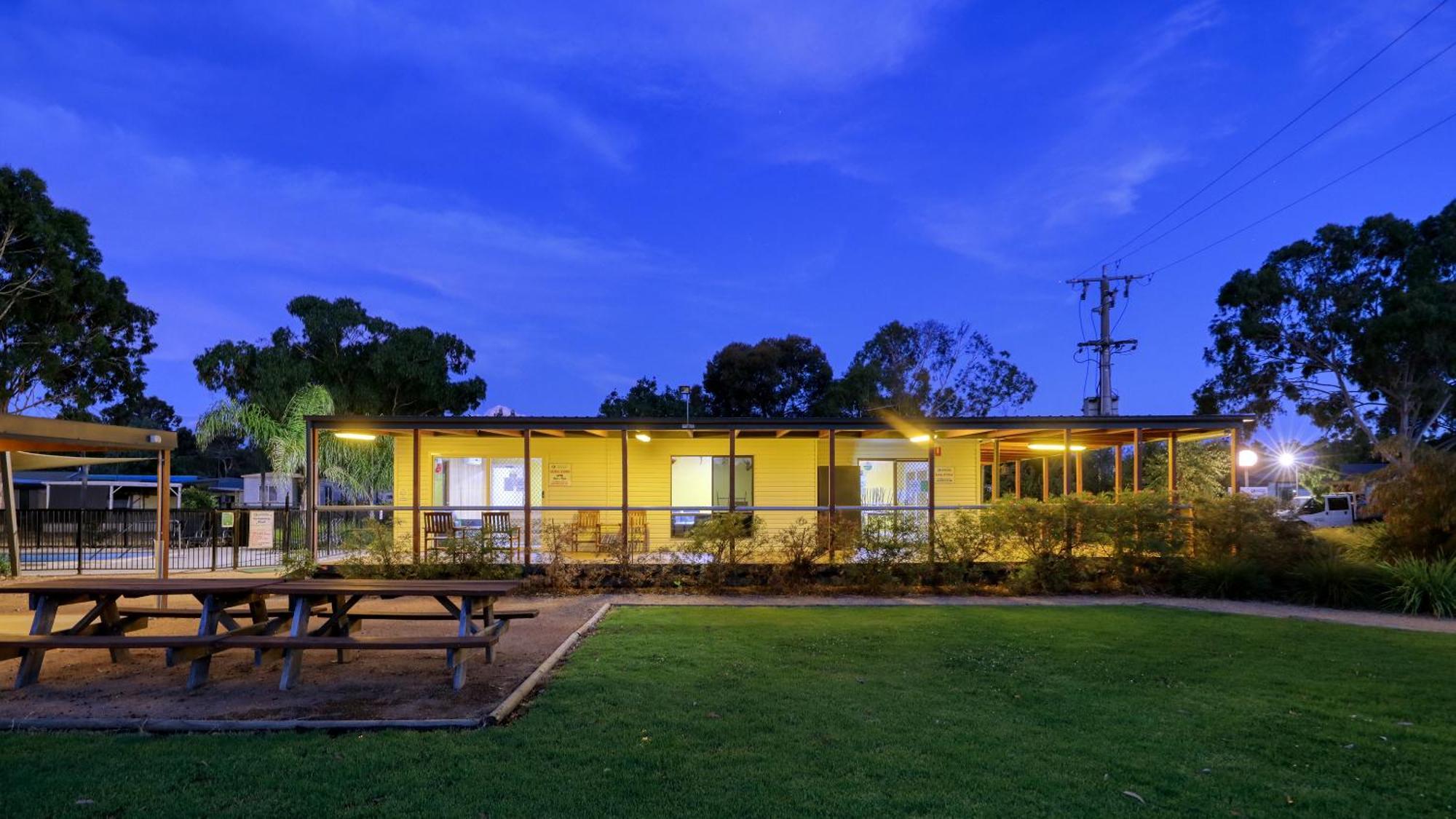 Yarrawonga Riverlands Tourist Park Zewnętrze zdjęcie